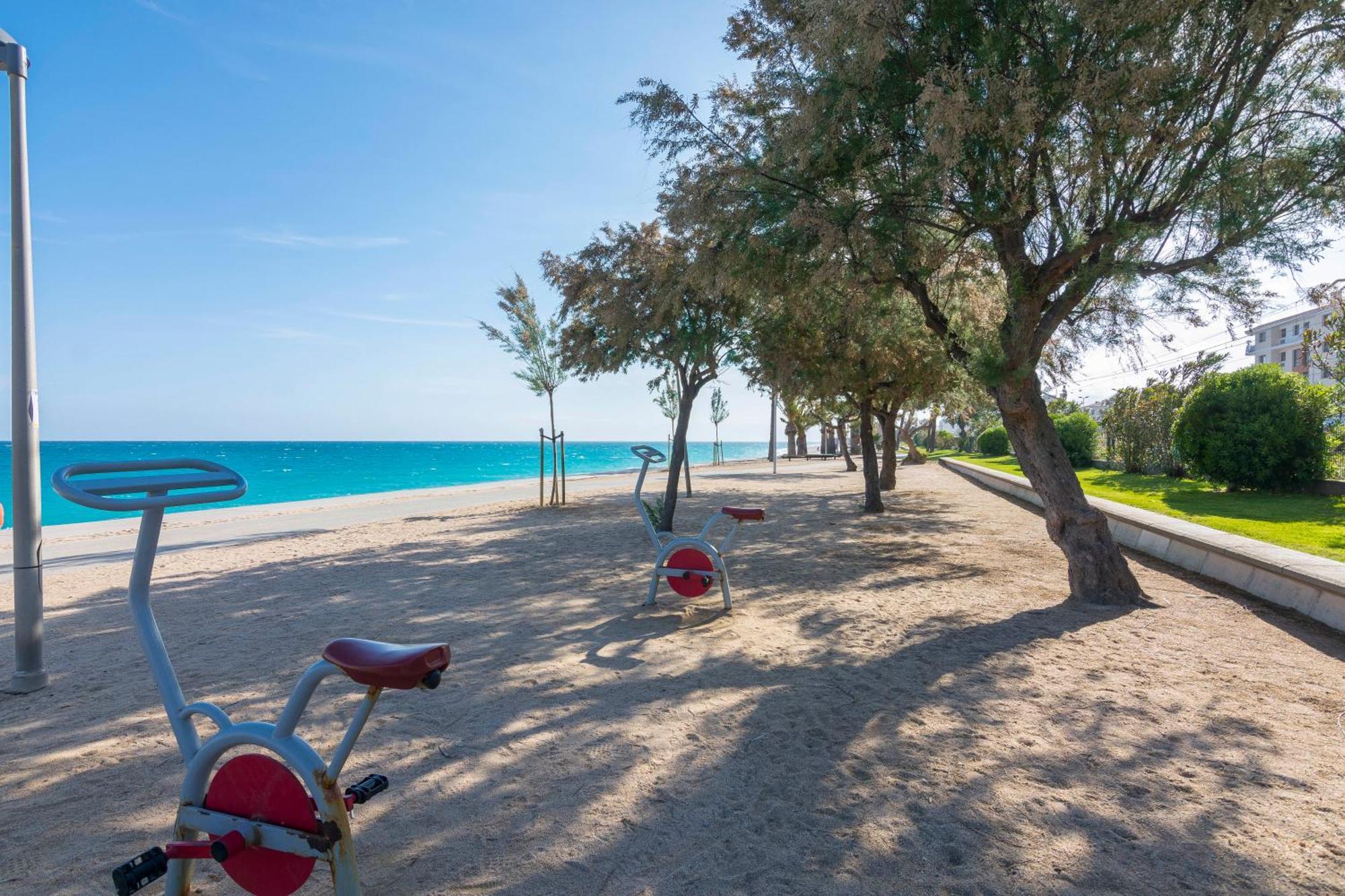 Homeholidaysrentals Atico Ocean Pineda de Mar Buitenkant foto